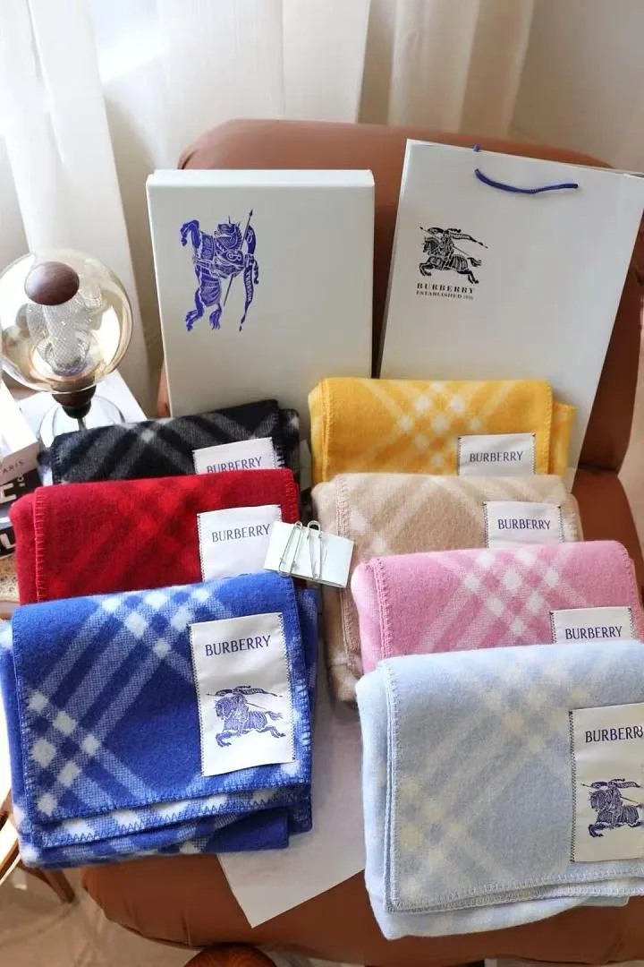 Burberry Cashmere Wool Blend Scarf