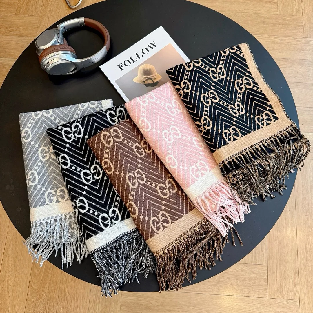 Gucci Interlocking G Chevron Pattern Winter Scarf Shawl