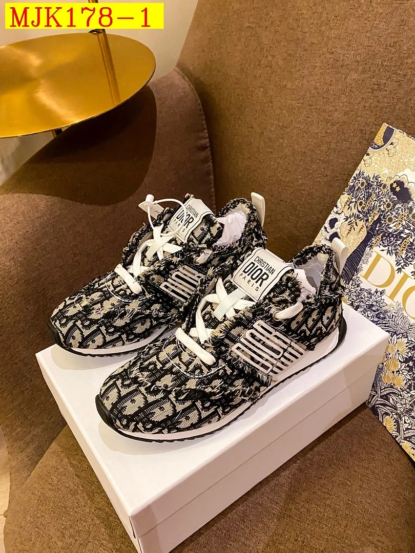 Dior Genuine Leather Casual Sneakers Anti Slip Full Set Packaging