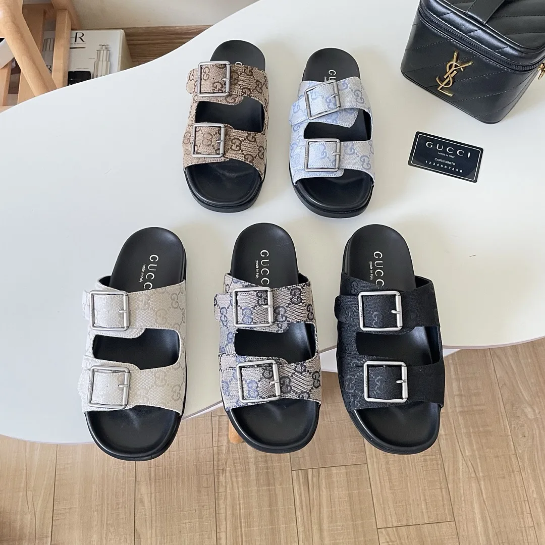 GUCCI 26P Buckle Slide Sandals