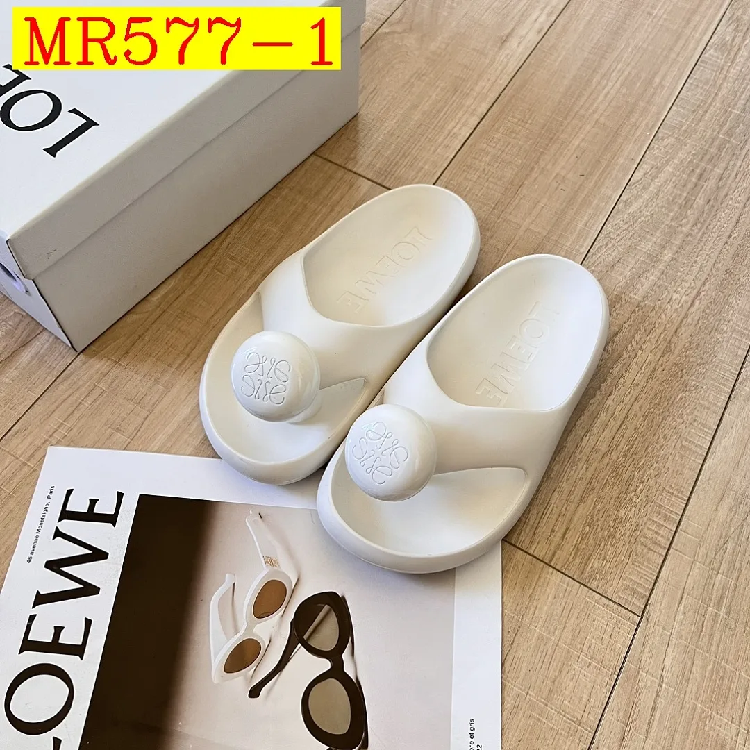 OEWE Spring Summer Ball Flip Flops