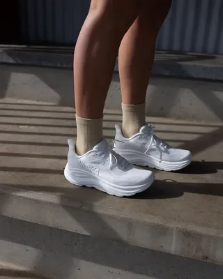 HOKA ONE ONE Clifton 10 half