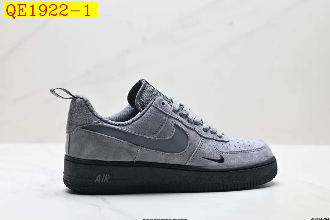 Nike AIR FORCE 1 07