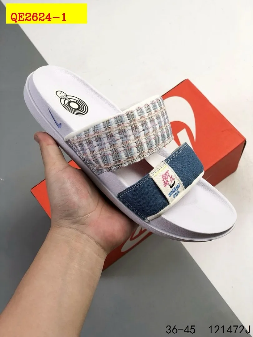 Nike Offcourt Adjust Slide