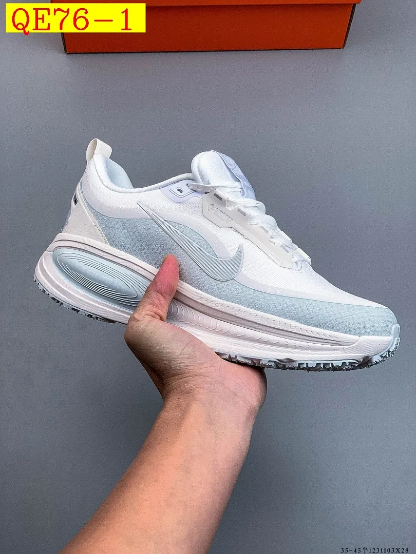 Nike VOMERO Plus