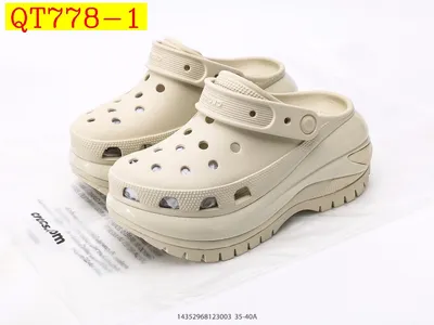 Crocs Classic Mega Crush Clog Sandals