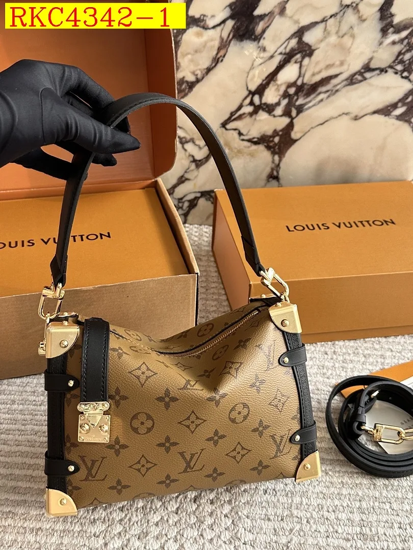 Lv 23 trunk Shoulder bag