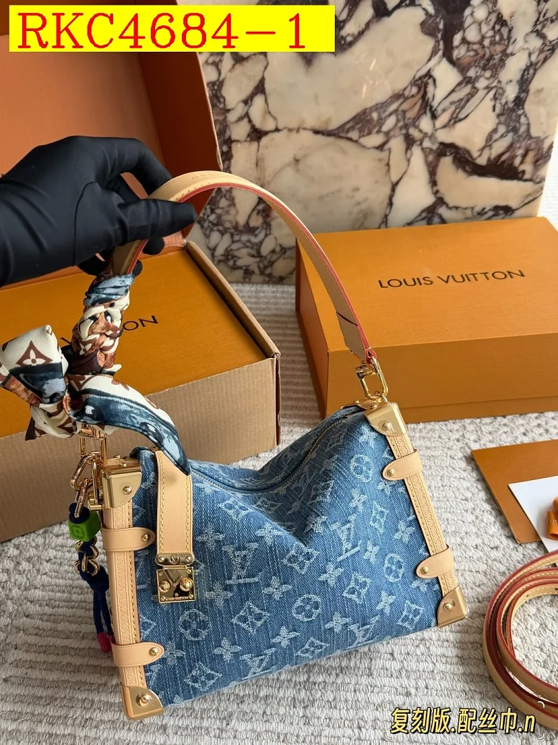 LV Shoulder bag
