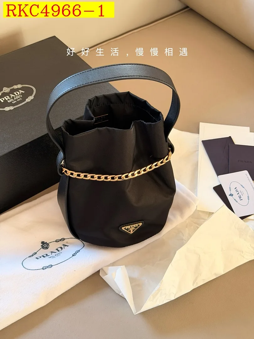 Prad Shoulder bag