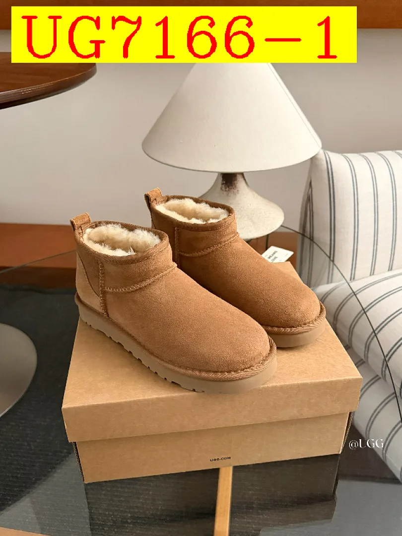 UGG Mini Classic Ankle Boots 1116109