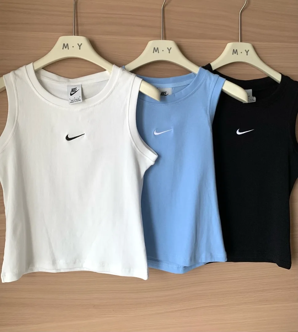 Nike T-shirt embroidered